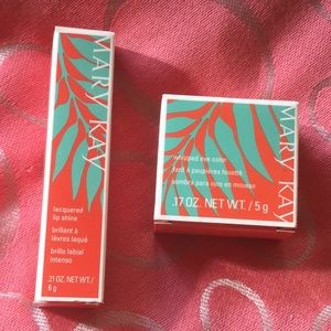 Mary Kay Bundle.: eye color and lip shine